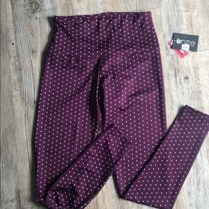 Onzie Aubergine Dot Leggings NWT